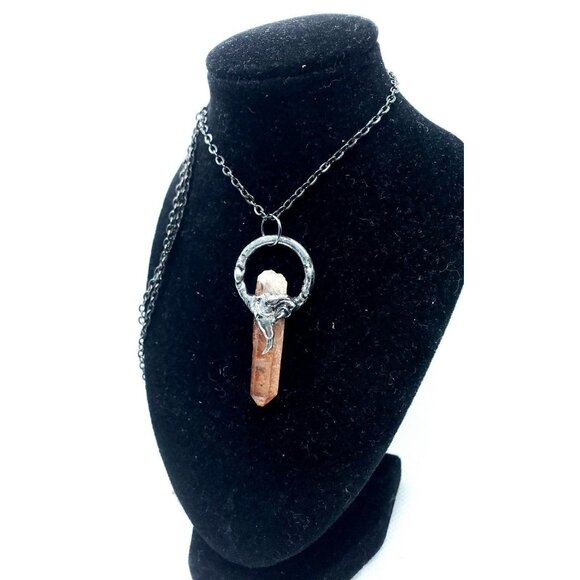 Red quartz crystal necklace - Picture 5 of 9